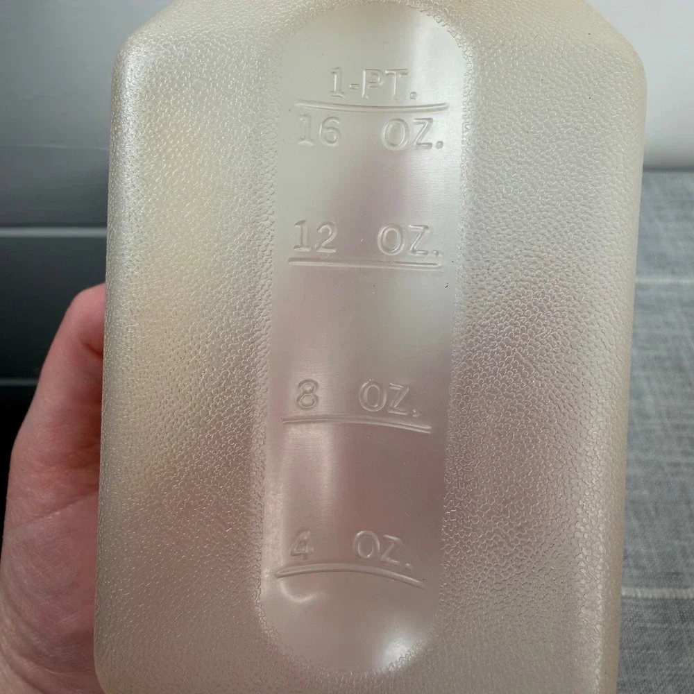 Vintage Rubbermaid Bottom‎ Servin Saver 1 Pint New Leak Proof NEW NOS